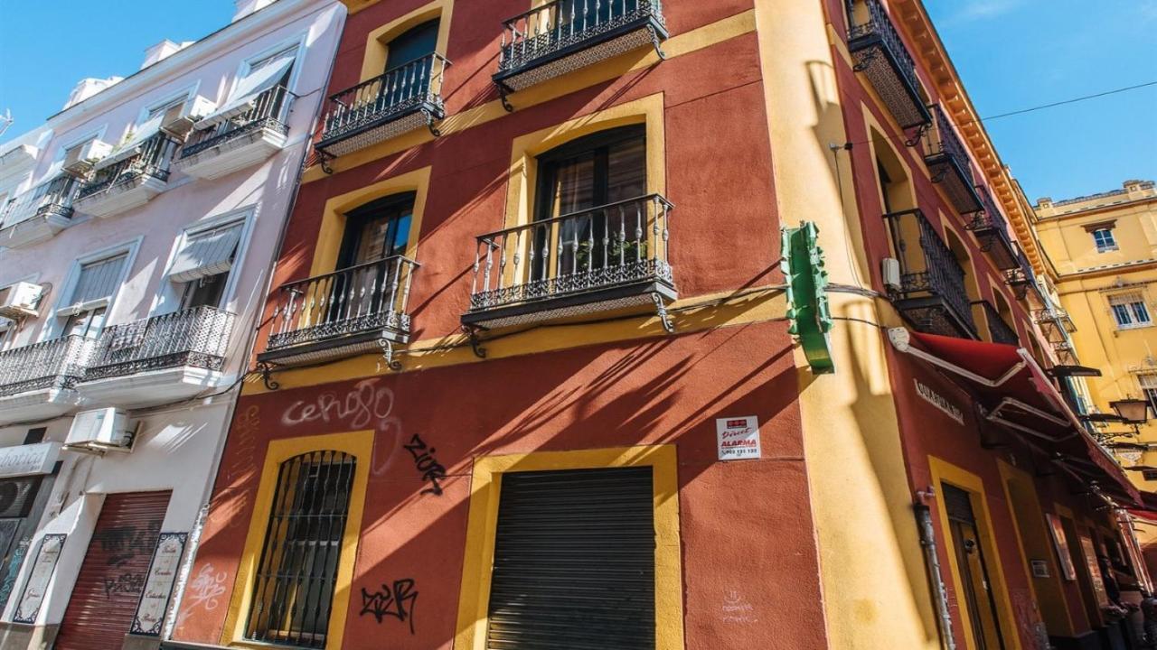 Chiqui And Vicente Suite Apartments Seville Exterior photo